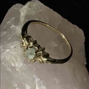 Petite Preloved Solid 10K Aquamarine Ring